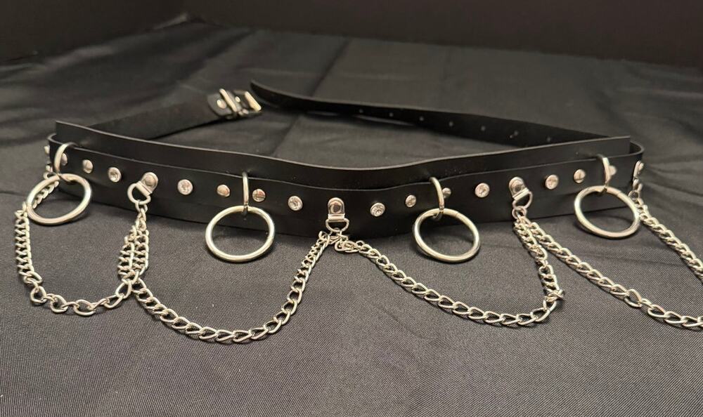 NWOT Y2K Punk Goth Faux Leather O-Ring Chain Black Belt Studs & Rhinestones, 36"